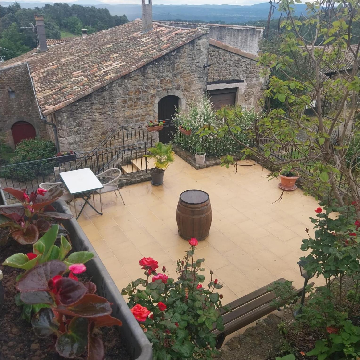 Hotel Aux Vieux Arceaux Mercuer Esterno foto