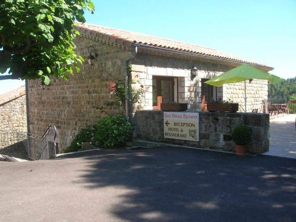 Hotel Aux Vieux Arceaux Mercuer Esterno foto